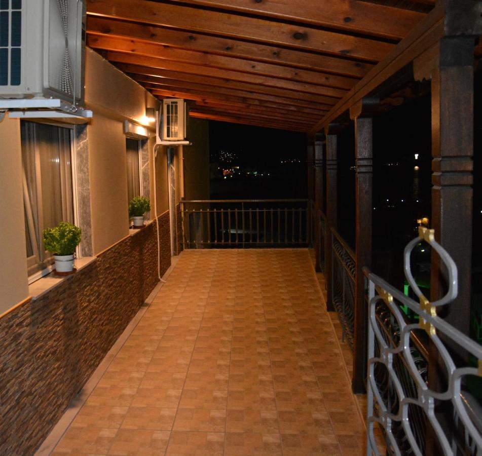 2 Apartment *